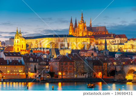 Prague Castle and Mala Strana, Czech Republic 19698431