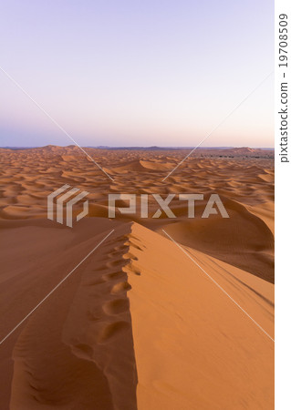 Merzouga desert big sand dunes 19708509