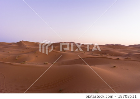 Merzouga沙漠大沙丘 Merzouga沙漠大沙丘 19708511