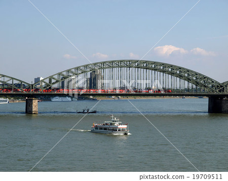 Koeln panorama 19709511