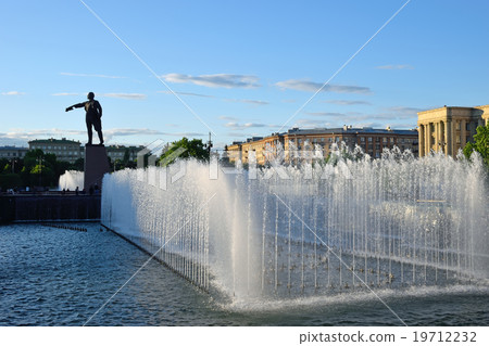 Singing fountains on Moscow square  19712232