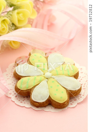 Icing Cookie Flower 19712812