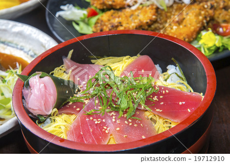 Bamboo tuna on rice Bamboo tuna on rice 19712910