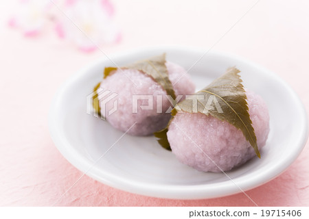 Cherry blossom 19715406