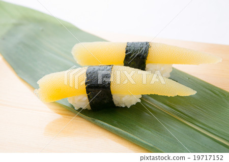 Nigiri sushi of a few sushi shop's children 19717152