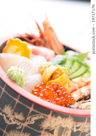 Sushi shop's seafood chili sushi 19717176