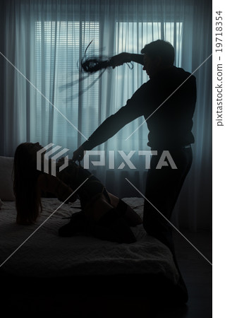 Man tied woman and beats. 19718354