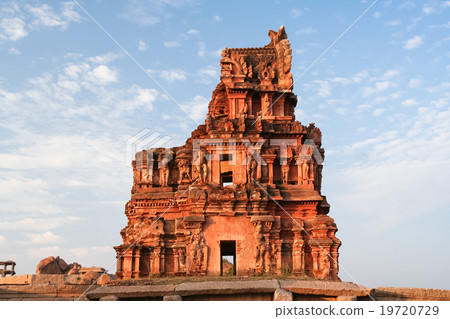 Hampi ruins Hampi ruins 19720729