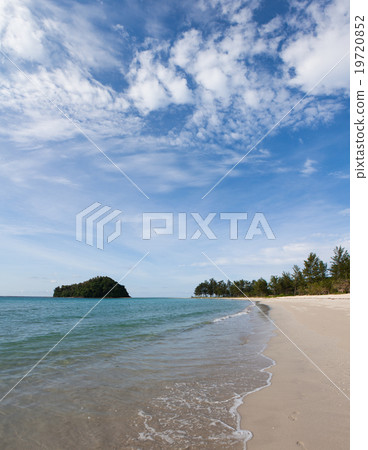 Kelambu beach borneo malaysia 19720852
