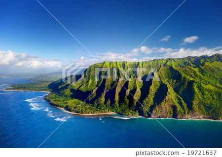 Aerial view of spectacular Na Pali coast, Kauai 19721637