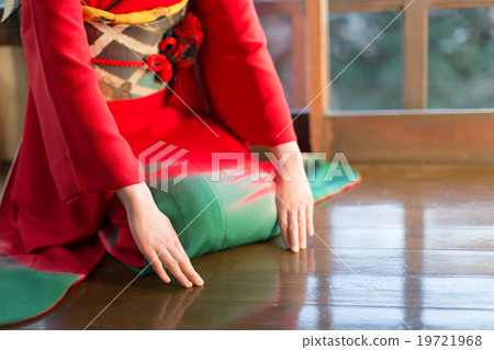 japanese clothing, private house, female 19721968