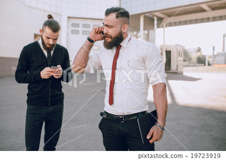 business man outside 19723919