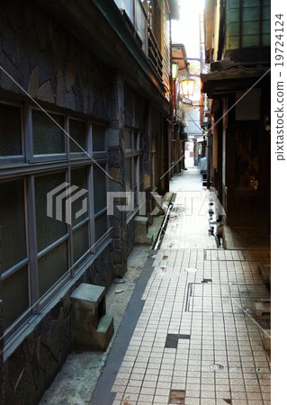 Shibu Onsen 19724124