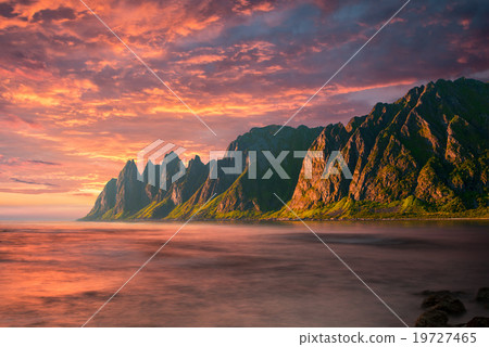 Davil's Jaw. Norwey,island Senja Davil's Jaw. Norwey,island Senja 19727465