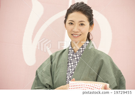 Women in hot spring yukata Women in hot spring yukata 19729455