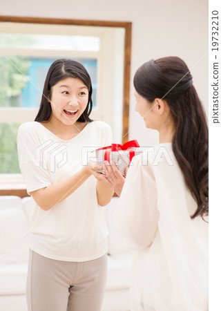 兩代美女形象 19732210