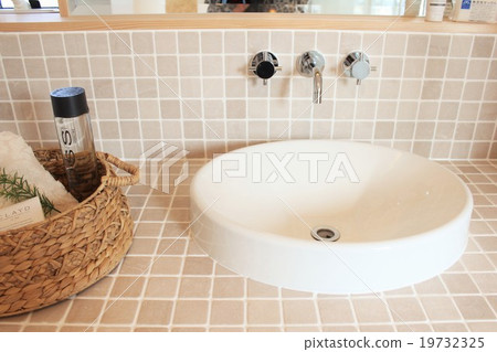 Wash basin  19732325