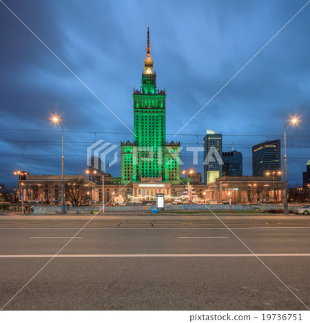 Warsaw by night 19736751