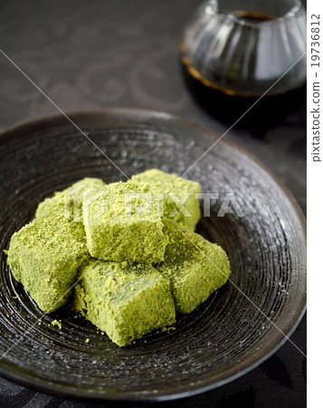 Matcha Warabi Mochi Black Background Matcha Warabi Mochi Black Background 19736812