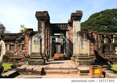 View of the historic Prasat Hin Phimai Castle 19737369