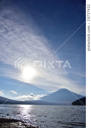 Mount Fuji seen from Hirano lake 19737432