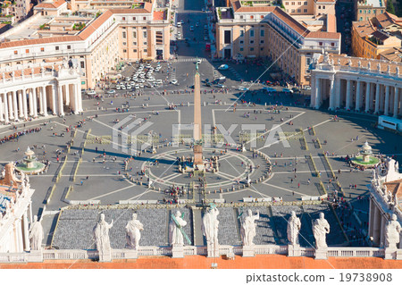 Saint Peter's Square, Vatican, Rome, Italy Saint Peter's Square, Vatican, Rome, Italy 19738908
