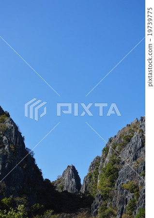 mountain at the valley 19739775