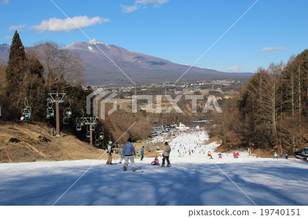 從Saku滑雪花園parada的Largo路線的上部看到的淺間山 19740151