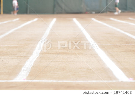 Straight course with lines drawn on the ground 19741468