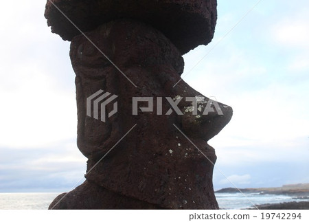 Moai 19742294