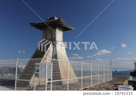 Old Akashi Port Lighthouse [Old Hamonzaki Lantern Hall, Akashi City, Hyogo Prefecture, the oldest in existence] 19742335