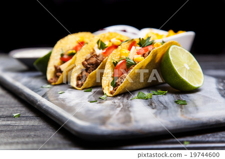 Delicious beef tacos 19744600