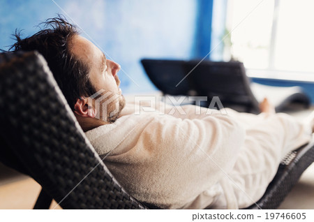 Man in bathrobe 19746605