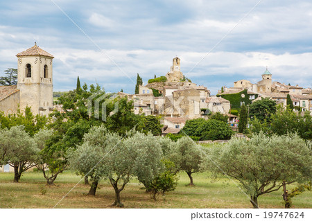 Provence village Gordes scenic overlook  19747624