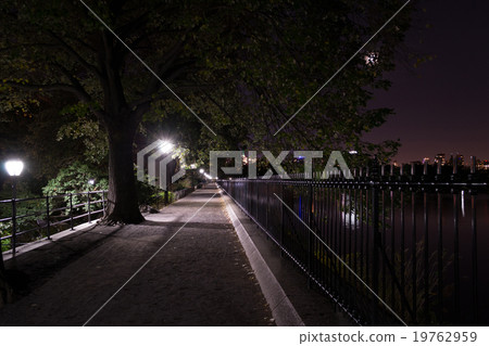 Night at the reservoir Night at the reservoir 19762959