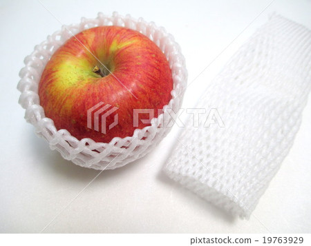 Foamed net of apples and packing material network 19763929
