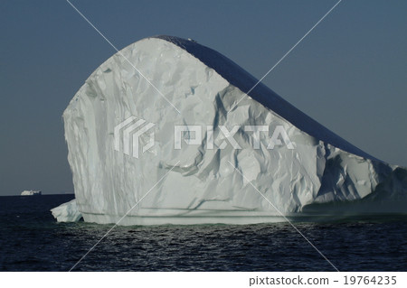 Arctic iceberg Arctic iceberg 19764235