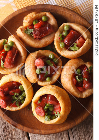 Yorkshire pudding with sausages and vegetables 19767294