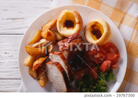 Sunday Roast on the plate horizontal top view Sunday Roast on the plate horizontal top view 19767300