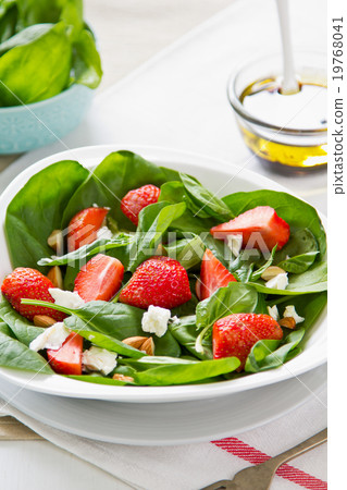 Strawberry salad 19768041