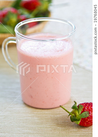 Strawberry smoothie 19768045