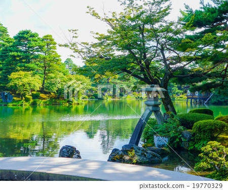 Kenrokuen Kasumigoike和Kanji燈籠(石川縣·金澤市) Kenrokuen Kasumigoike和Kanji燈籠(石川縣·金澤市) 19770329