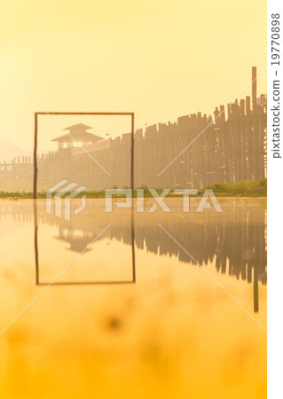 Sunrise in U bein bridge, Mandalay, Myanmar. 19770898