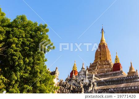 Ananda Phaya with blue sky in Bagan, Myanmar Ananda Phaya with blue sky in Bagan, Myanmar 19771420