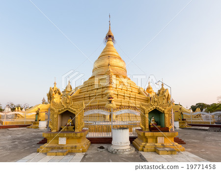 Golden pagoda in Kuthodaw temple, Mandalay,Myanmar 19771458