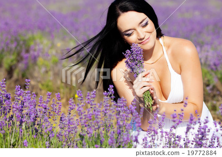Portrait in lavender Portrait in lavender 19772884