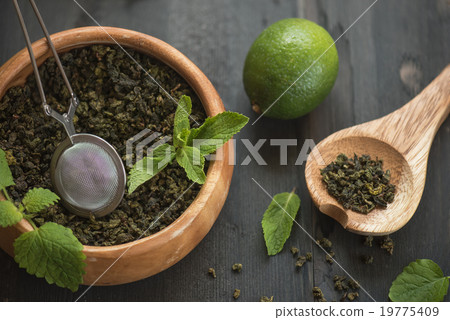 berries  tea composition 19775409