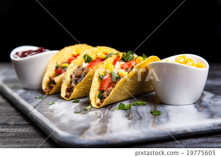 Delicious beef tacos Delicious beef tacos 19775605