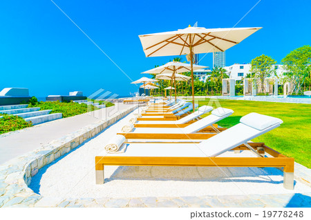 Hotel pool resort 19778248