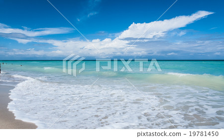 Beautiful blue sky holiday Varadero beach scene. 19781450